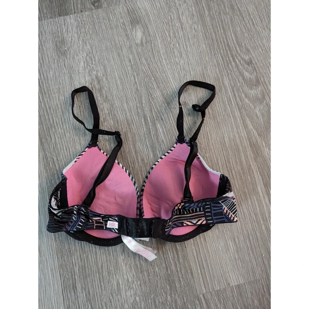 Victorias Secret PINK‎ 32A Wear everywhere T-shirt lightly lined underwire bra